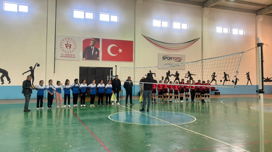 Okullararası Kızlar Voleybol Turnuvası Başladı.